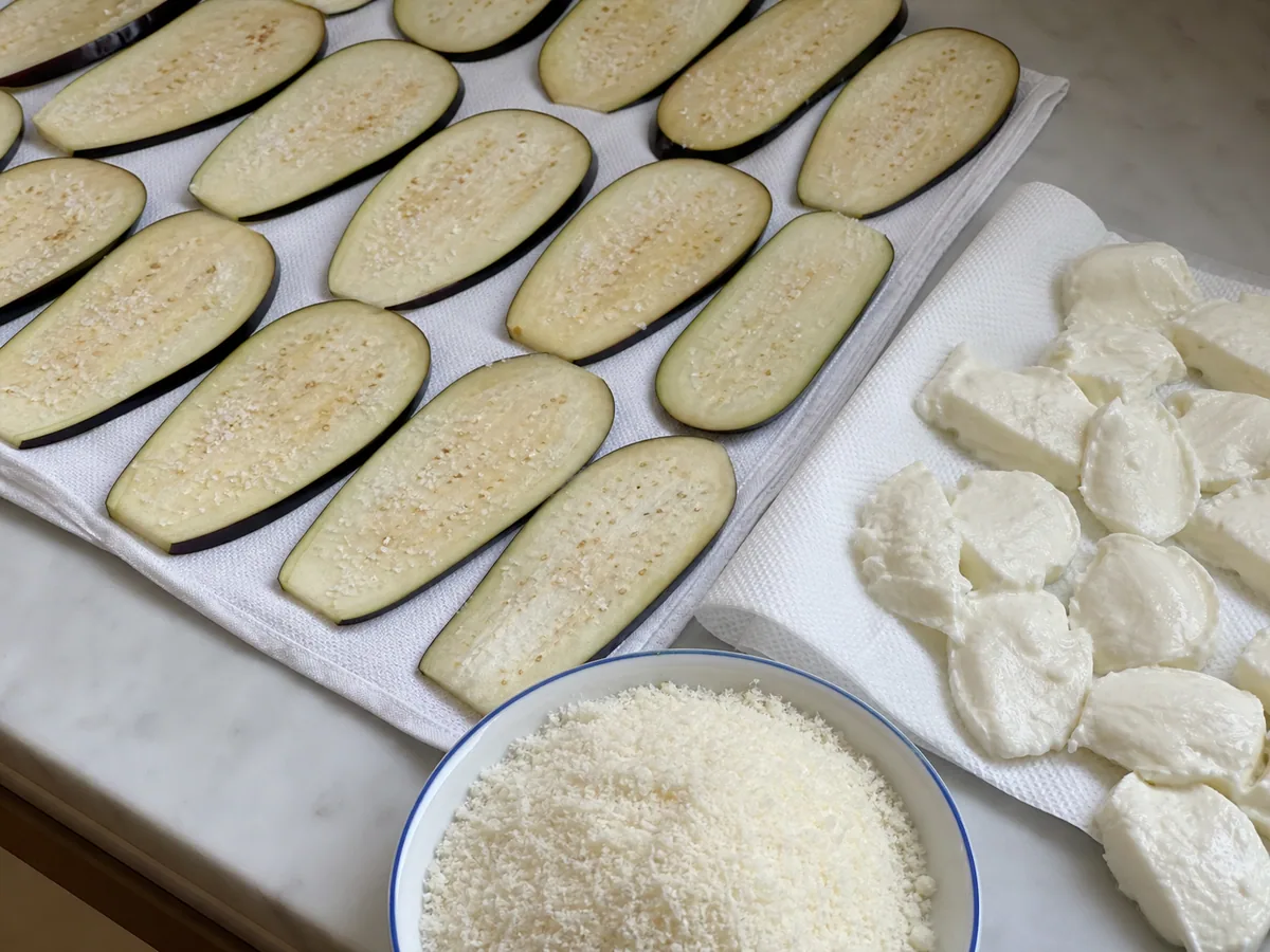 Preparação da berinjela e dos queijos