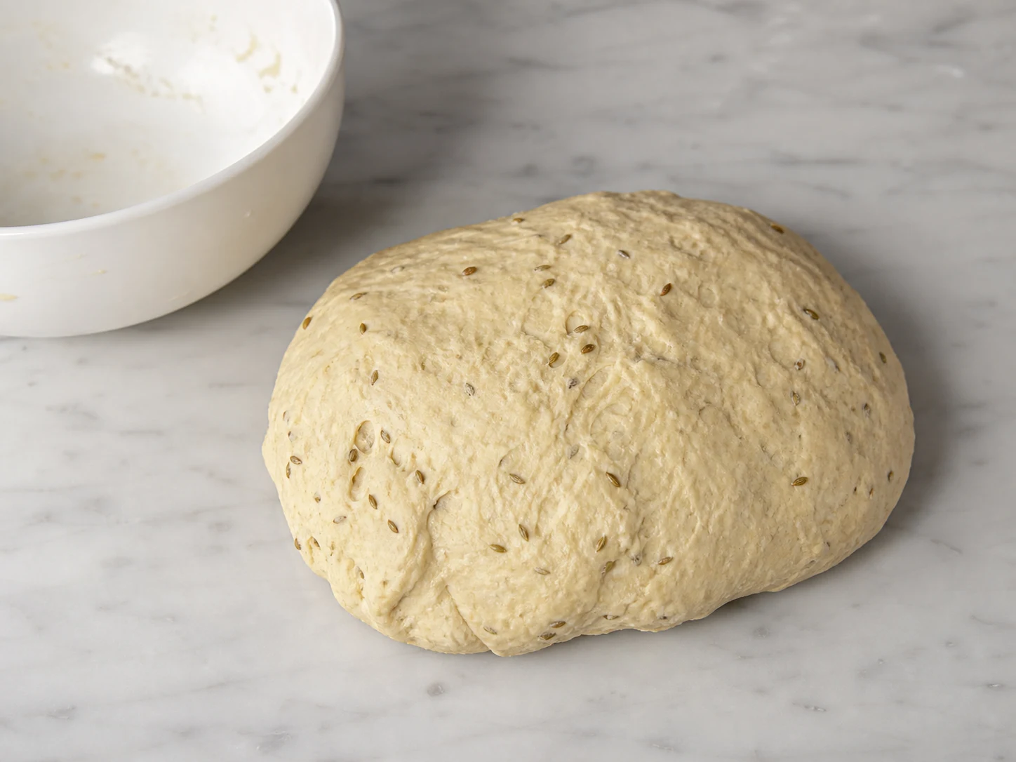 Masa lisa y firme de taralli de hinojo después de amasar