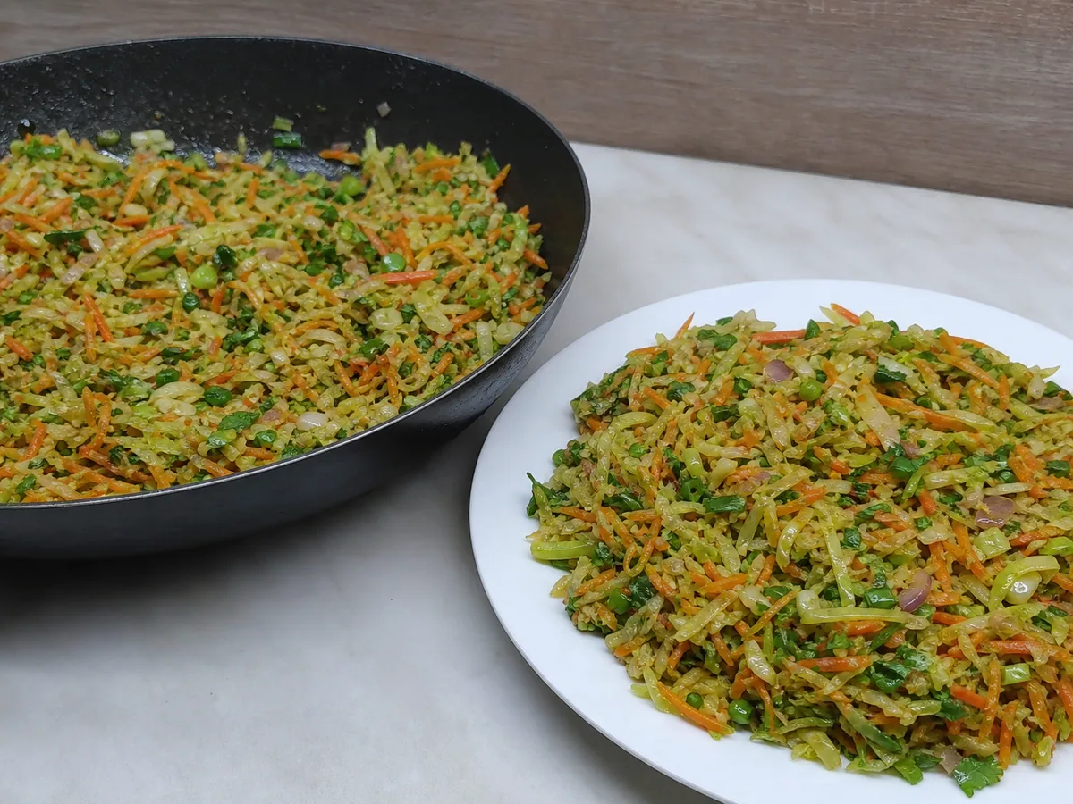 Prepare the vegetable filling during preparation