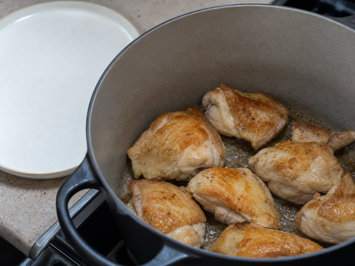 Tempere e doure o frango durante o preparo