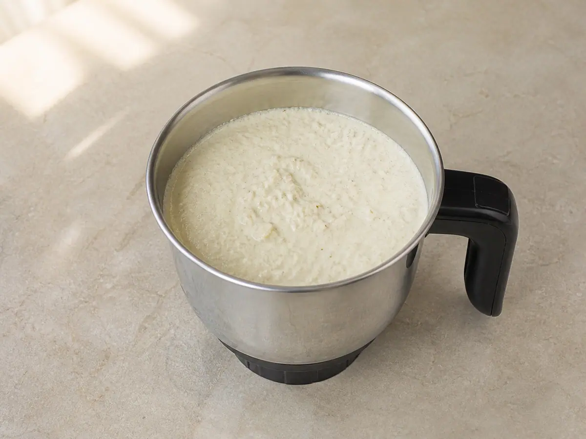 Blend the coconut chutney