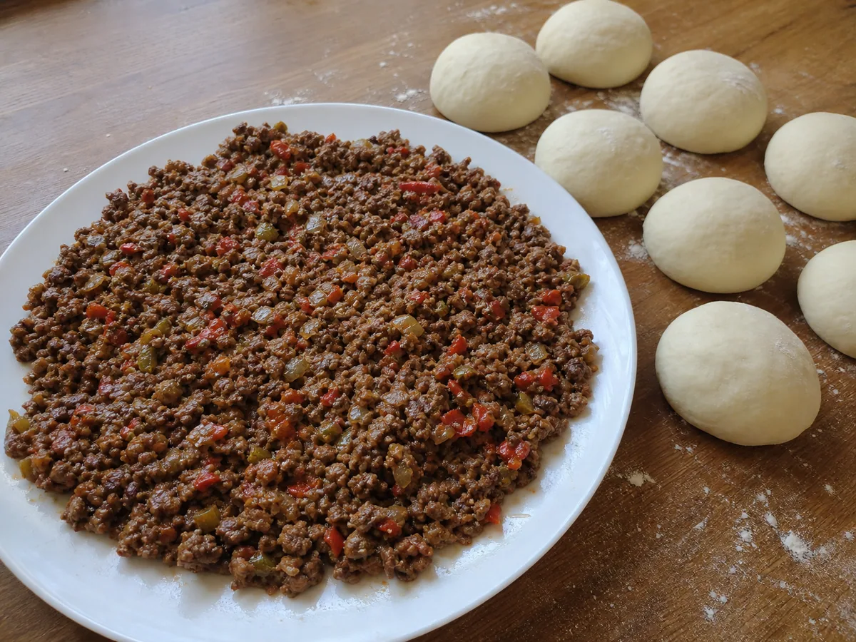 Enfría el relleno y divide la masa durante la preparación